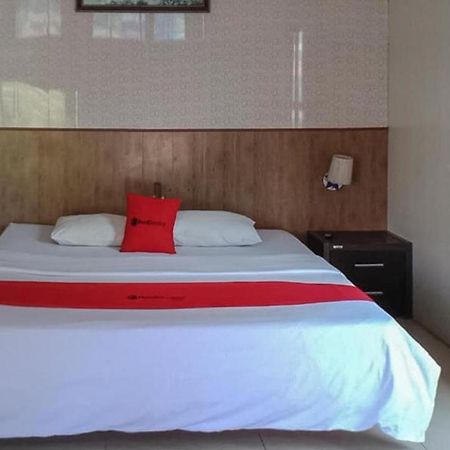 Reddoorz @ Sorong City Center Екстер'єр фото